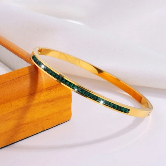 Women Stylish Design Stainless Steel Single Row Drill Bracelet - Picture 4 of 7